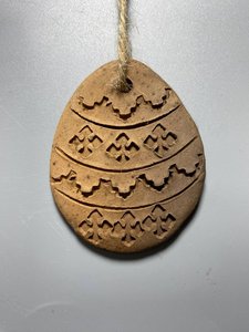 Писанка з хрестиками-декоративна затемнена підвісочка (5,5 см) - зображення 1