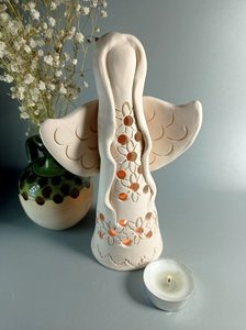 Янгол високий стрункий з ромашками - підсвічник (18 см) - зображення 1