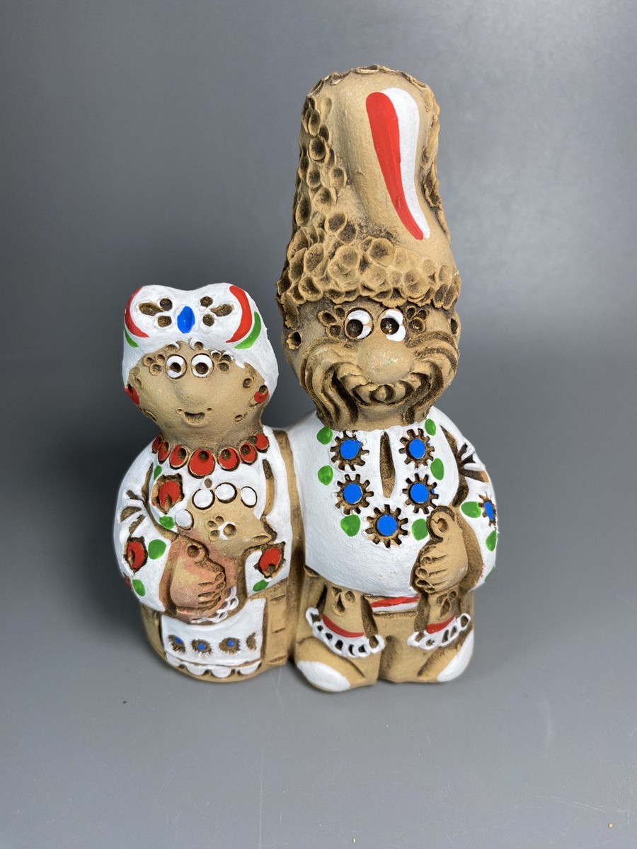 Парочка господар і господиня з курочкою (12 см) - зображення 1