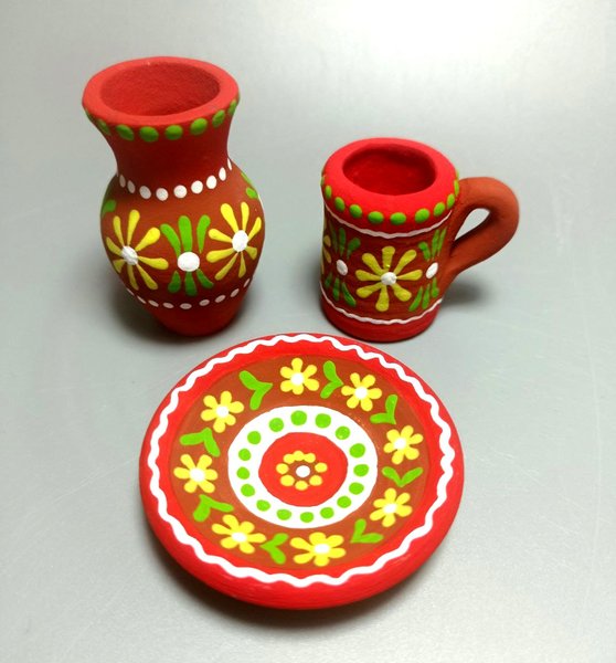 Наборчик посудки в червоному кольорі - зображення 1