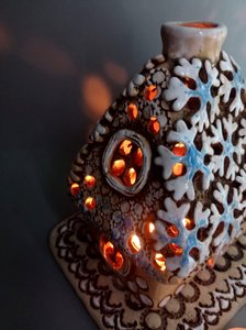 Зимова хатинка під сніжинками (15 см.прямокутна глазурована) - зображення 5
