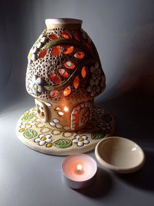 Весняний будиночок з квітучими гілочками (круглий 16 см) - зображення 4