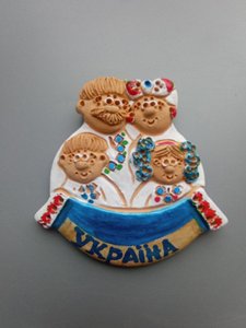 Магніт Українська родина з прапором (11см) - зображення 2